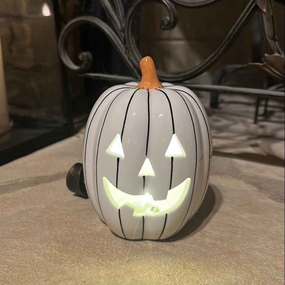NWT Halloween Fall white and Black Striped LED Ceramic Pumpkin Battery Operated
